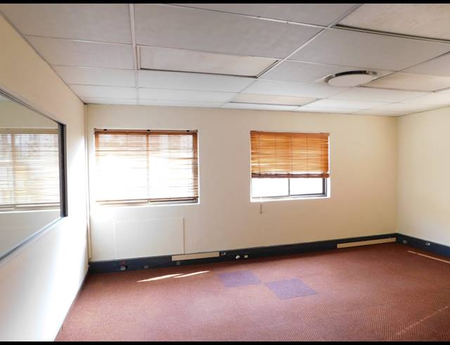 90M² OFFICE TO LET IN ALLEN'S NEK